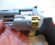 Revolver Taurus, Model: 444 Raging Bull