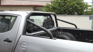 Ochranný rám na korbu vozidla Pick-UP lakovaný